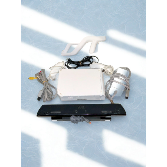 Nintendo Wii Console Bundle, Tested: 2 Nunchuck, & Cords, RVL-001 - Picture 1 of 16
